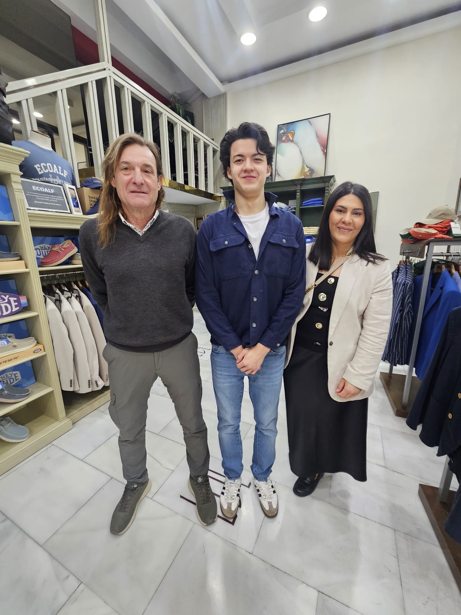 Students working in commerce during Erasmus+ internships in Córdoba in retail environments