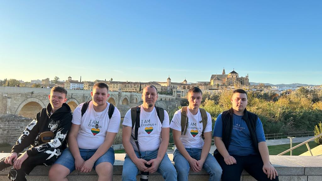 Erasmus mobility Cordoba – Roman Bridge at sunset